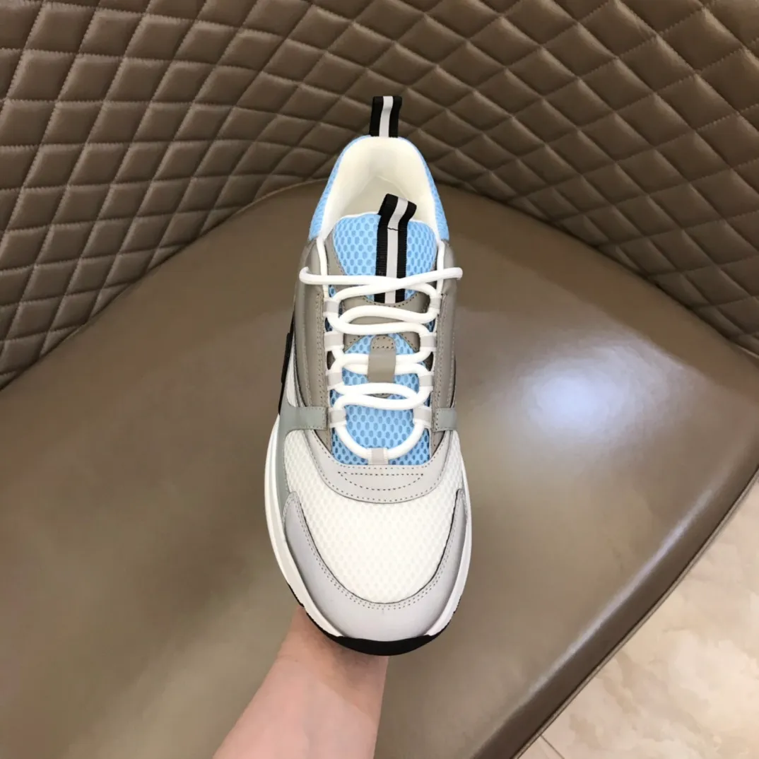 Factory price: 480💰 ◾️▫️Dior D®️ x 🆕 (high version) B22 men's jogging fashion sneakers, this single product draws inspiration from retro jogging shoes. It adopts a thick low-top design, with an upper made of black cow leather and mesh fabric, and a black and white engraved rubber sole. Black mesh fabric tongue and heel counters complement black laces, with an embossed "Di~r" logo embellishment on the side. These sneakers can be mixed and matched with a classic suit for a sporty chic look! Size: 39-45 (38, 46 can be customized)